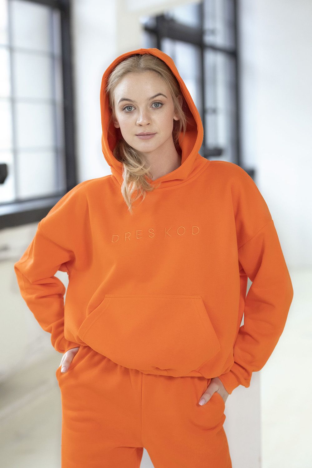 худи bluza dresowa dk08 18 spring от магазина «Зона Белья»