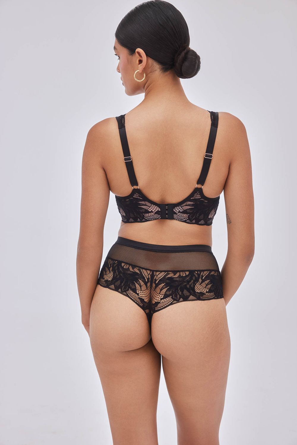 Трусы-стринги Boudoir Stringi Classic Black