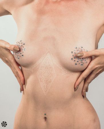 наклейки на грудь rowland купить по доступной цене в интернет-магазине Zonabelya.ru! 