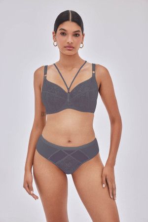 Нижнее белье для женщин купить по доступной цене в интернет-магазине Zonabelya.ru! 