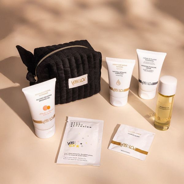 набор yesforlov la trousse enchantée в черной косметичке от магазина «Зона Белья»