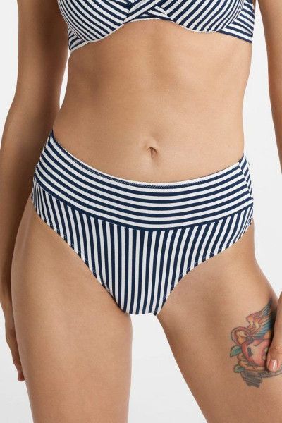 40769 cari трусы купальные от магазина «Зона Белья»